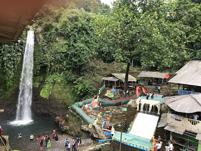 Curug Luhur, Air Terjun Unik di Bogor, Lengkap dengan Harga Tiketnya