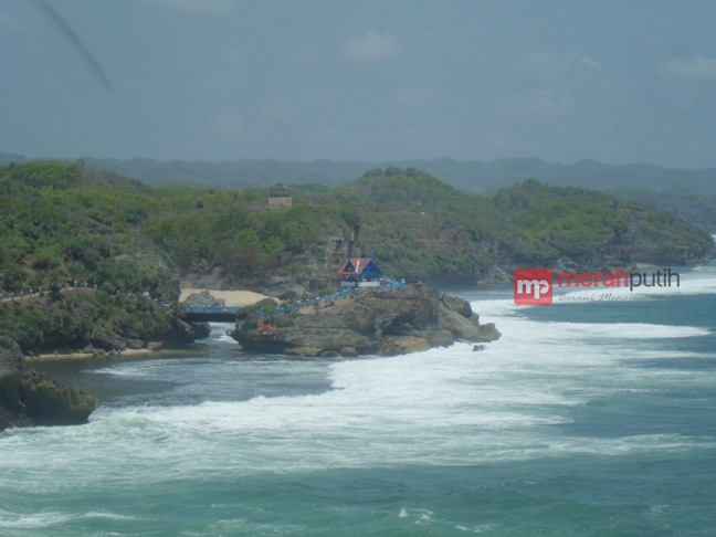 Pantai Kukup (Foto: MerahPutih/Fredywansyah)