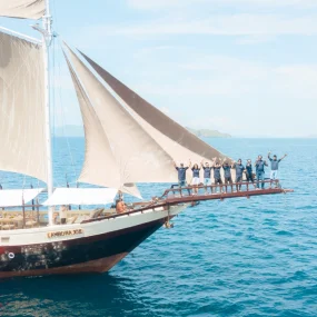 kapal phinisi labuan bajo