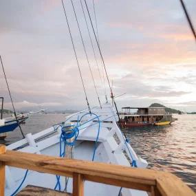 kapal phinisi labuan bajo