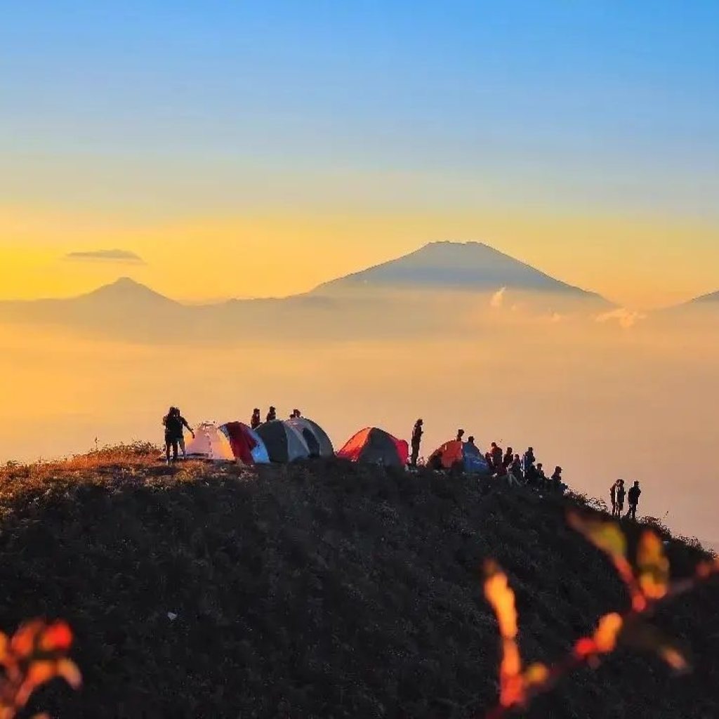 Tur Gunung Prau