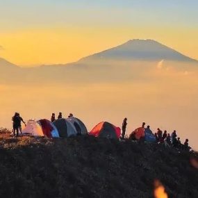 Tur Gunung Prau