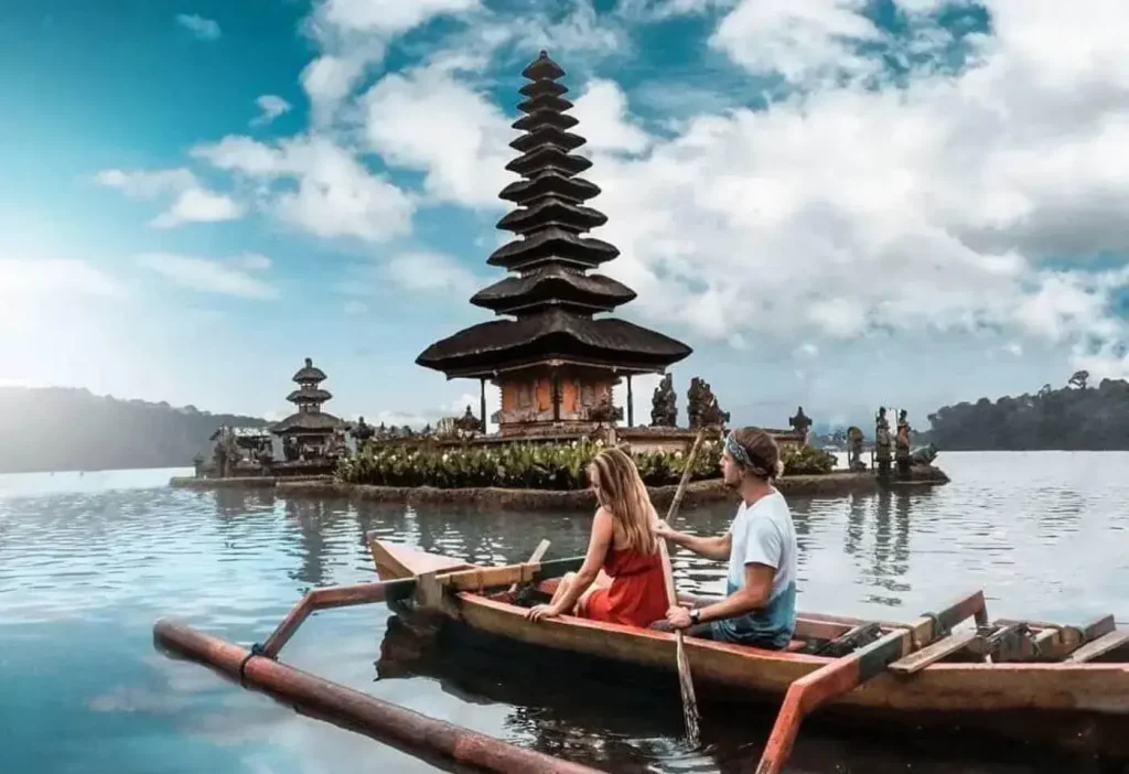 The hidden gems Bali: ulun-danu-beratan-temple