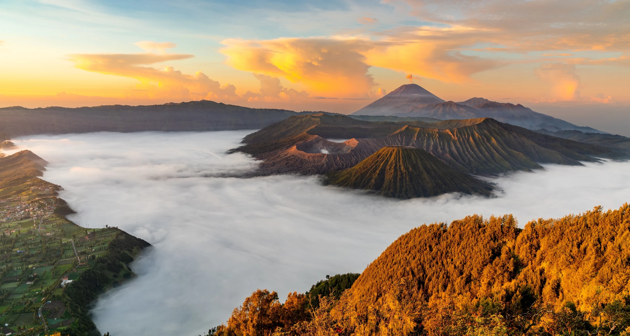 gunung bromo sunrise midnight 1 scaled