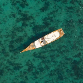 kapal phinisi labuan bajo