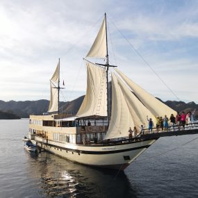 kapal phinisi labuan bajo