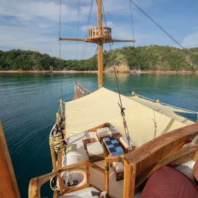 kapal phinisi labuan bajo