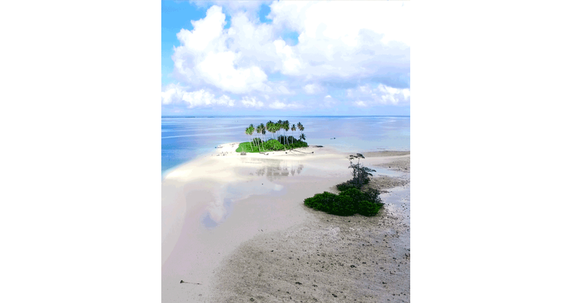 Labuan Cermin Pulau-Manimbora-Spongebob-Island