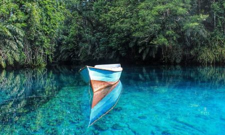 Danau Labuan Cermin (Foto: Instagram/_alvarez_54)