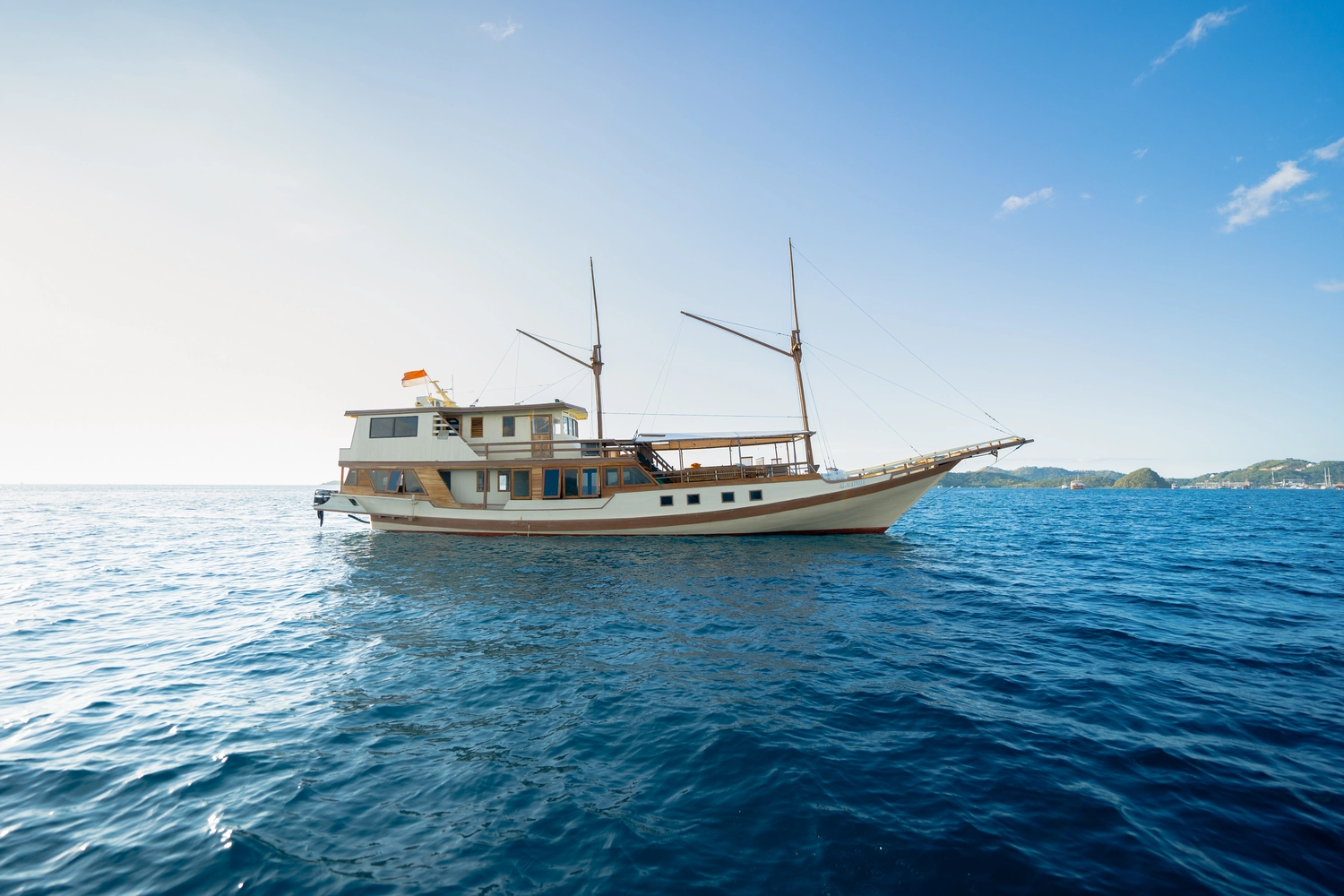 kapal phinisi labuan bajo superior 2