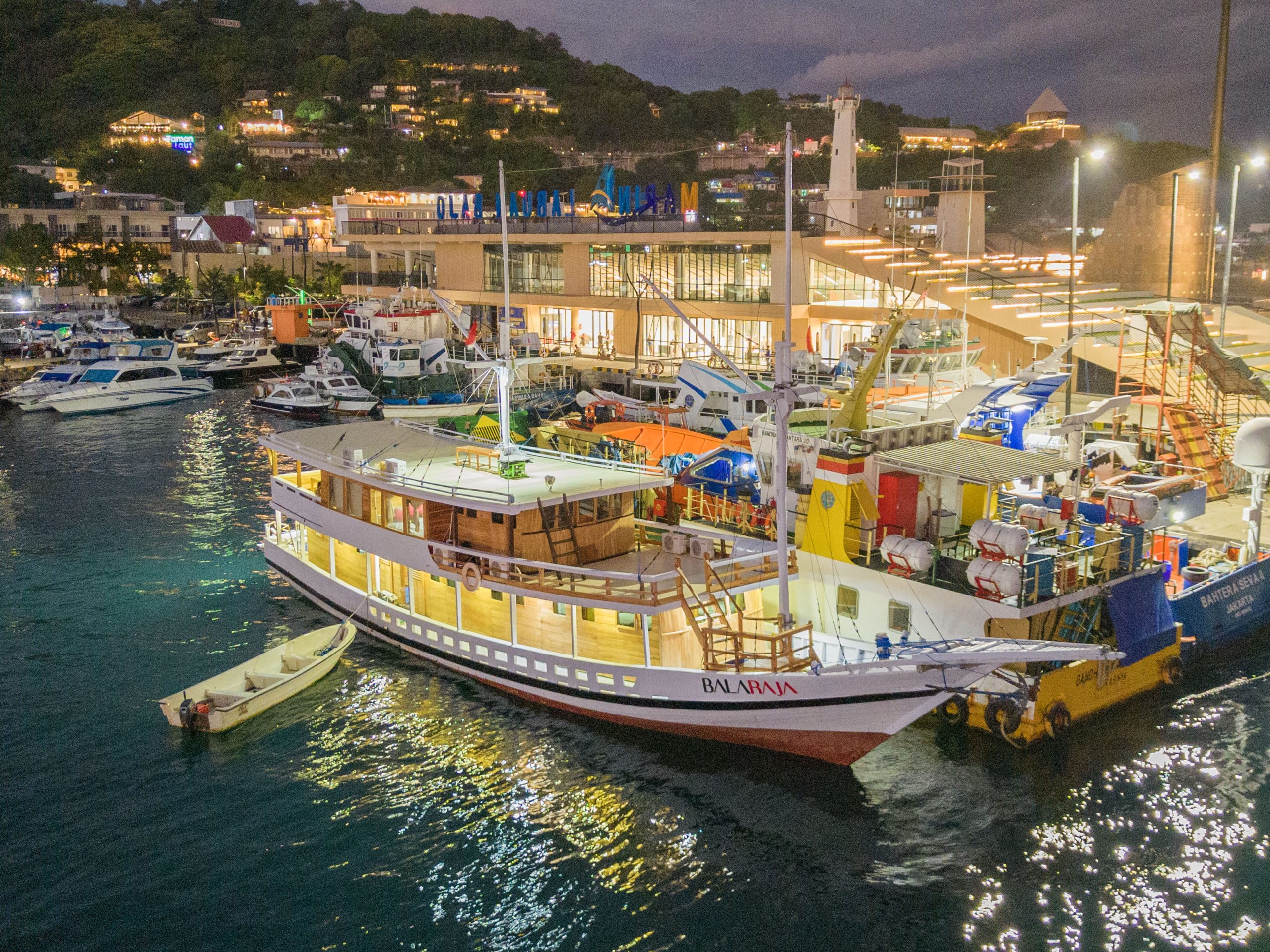 kapal phinisi labuan bajo superior 3