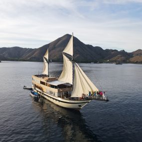 kapal phinisi labuan bajo